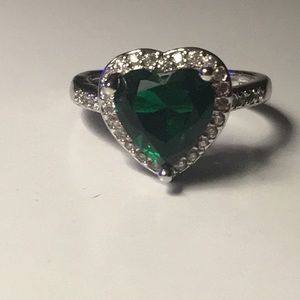 Green sapphire ring